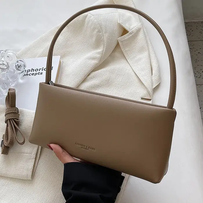 Petit sac à bandoulière sous les bras pour femmes