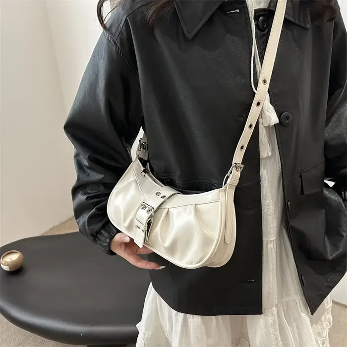 Rétro concepteur boucle aisselle sac en cuir Pu gothique Y2k sac à bandoulière Vintage