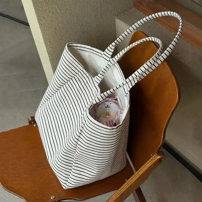 Sac fourre-tout en toile à rayures noires et blanches