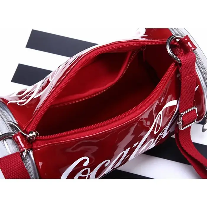 Nouveau produit : Petit sac bandoulière brillant en cuir verni