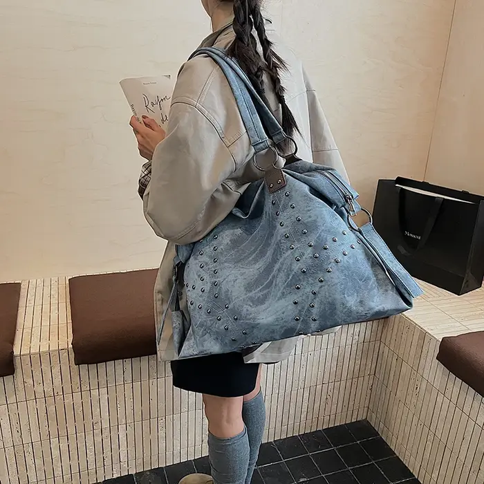 Y2K tendance grande capacité sac fourre-tout pour femmes 2025 automne/hiver trajet sac à bandoulière Vintage en cuir Pu sac à main Rivet Moto sacs