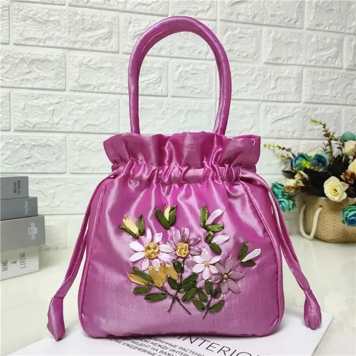 Sac seau pour femme à motif floral brodé
