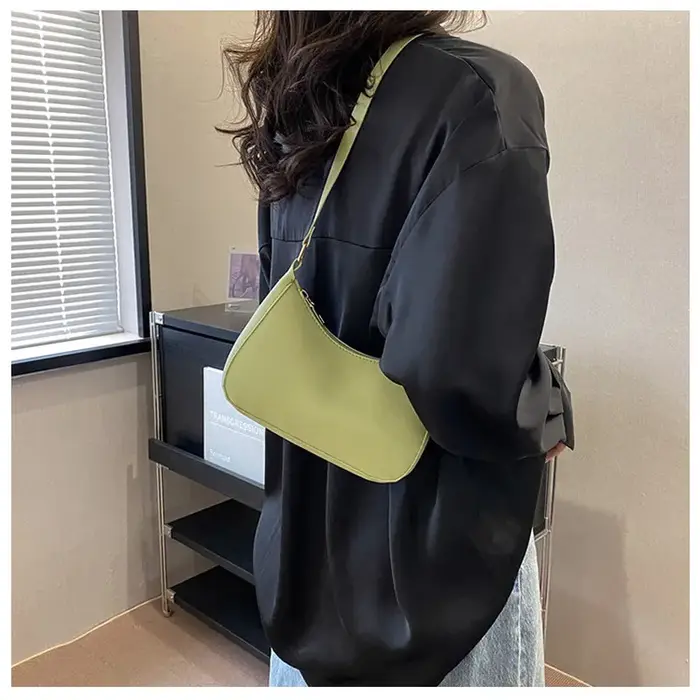 Sac à main de couleur unie à la mode et tendance