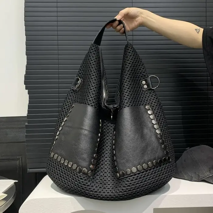 Sac à main rétro en maille, sac à bandoulière de grande capacité, sac errant à rivets de style punk,