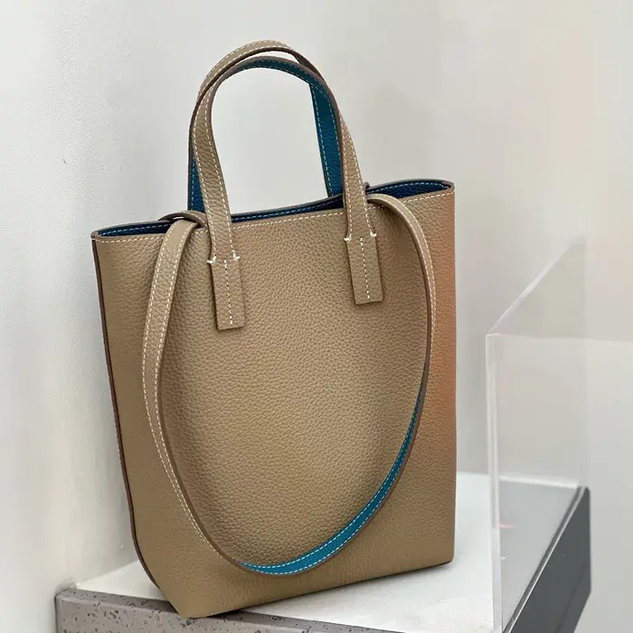 Sac Cuir Véritable Texture Lychee Main Tote Femme Peau Vache Couche Supérieure Doublure Contraste Couture Blanche Usage Quotidien Décontracté Élégant Moderne Minimaliste Mode Tendance 2025 Nouvelle Me