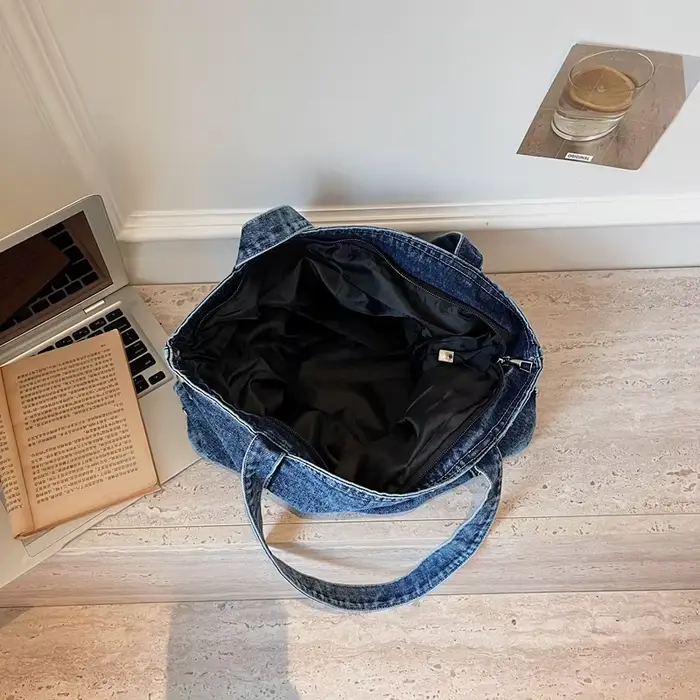 Sac fourre-tout en jean délavé vintage clouté