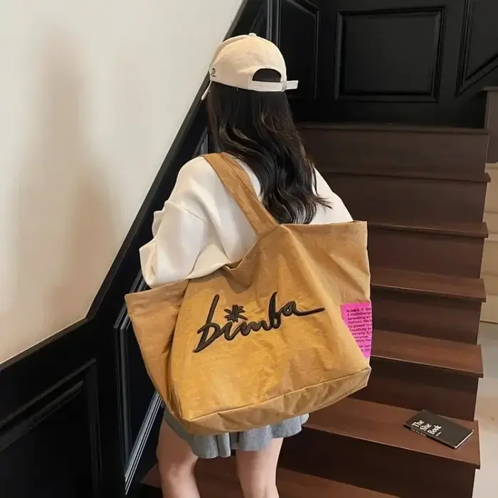 Sac à main en cuir élégant pour femme par un créateur renommé - Sac bandoulière classique de luxe pour femmes