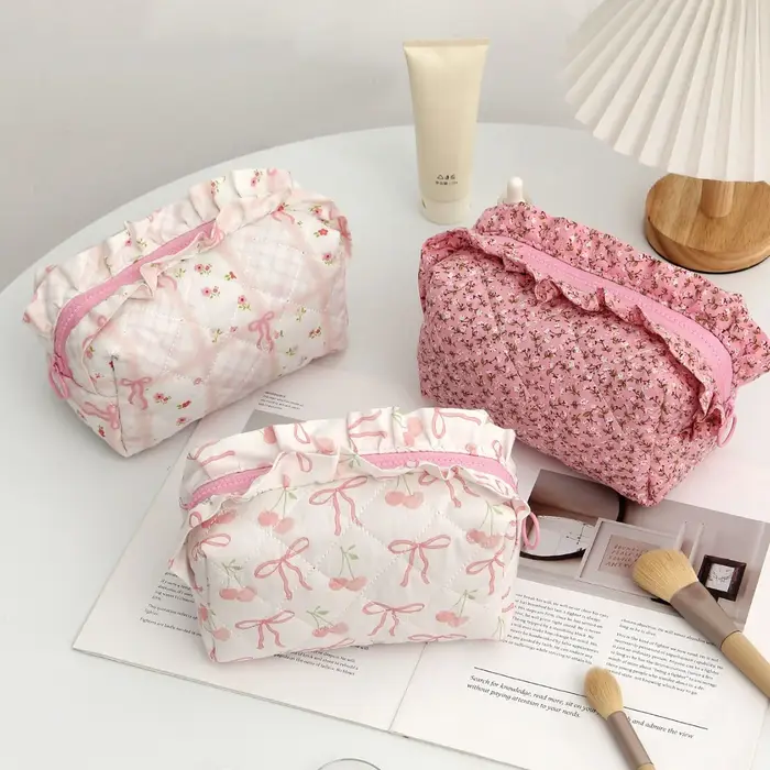 Trousse de maquillage en dentelle avec nœud