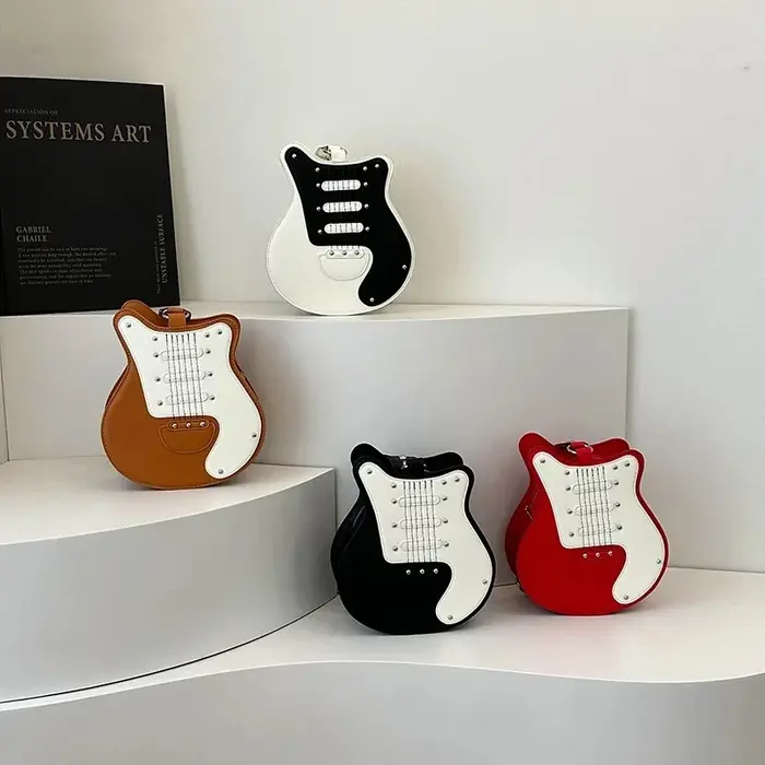 Sac bandoulière clouté pour femme