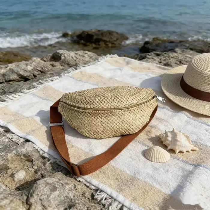 Sac banane tressé en paille pour femme