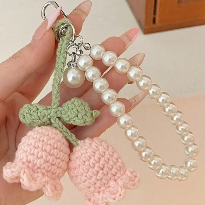 Breloque de sac en crochet fait main en forme de tulipe avec chaîne de perles, porte-clés mignon pou