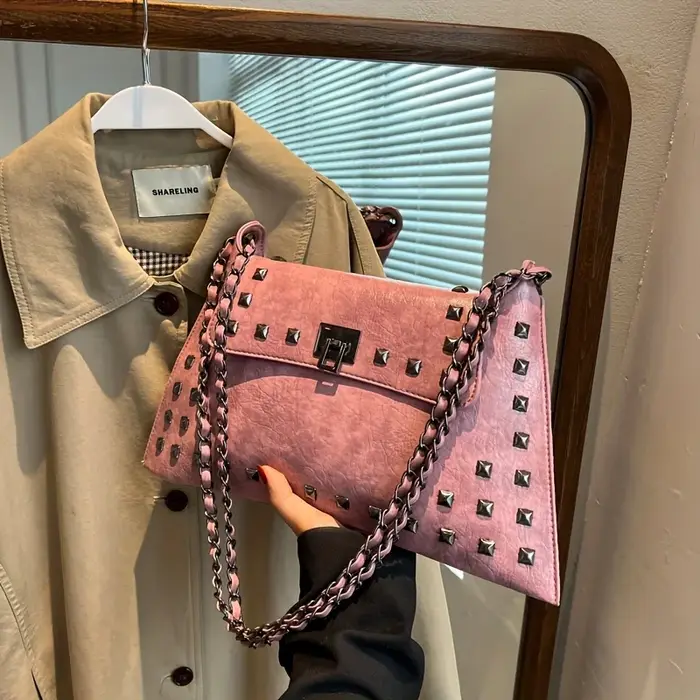 Vintage Chic Rivets chaîne sac intemporel tour-verrouillage en cuir sac à bandoulière pour les femmes à la mode