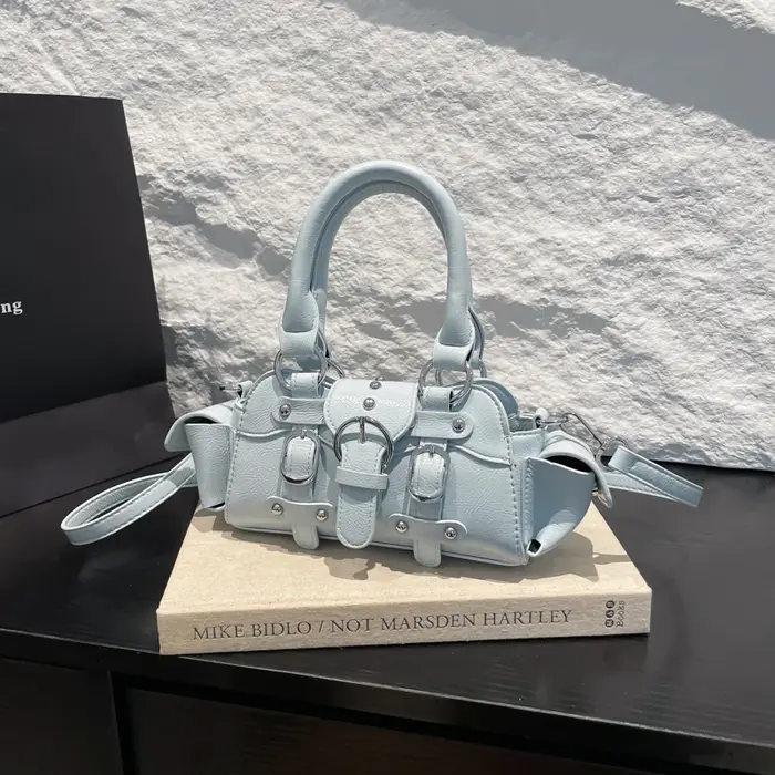 2025 nouveaux sacs à bandoulière carrés en polyuréthane solide popularité chaude à la mode Design élégant