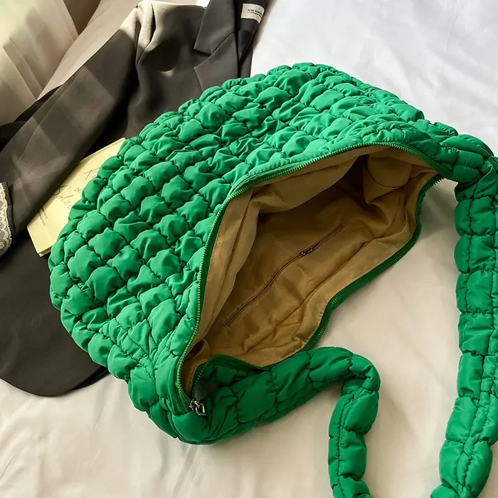 Sac à bandoulière Hobo avec Design plissé