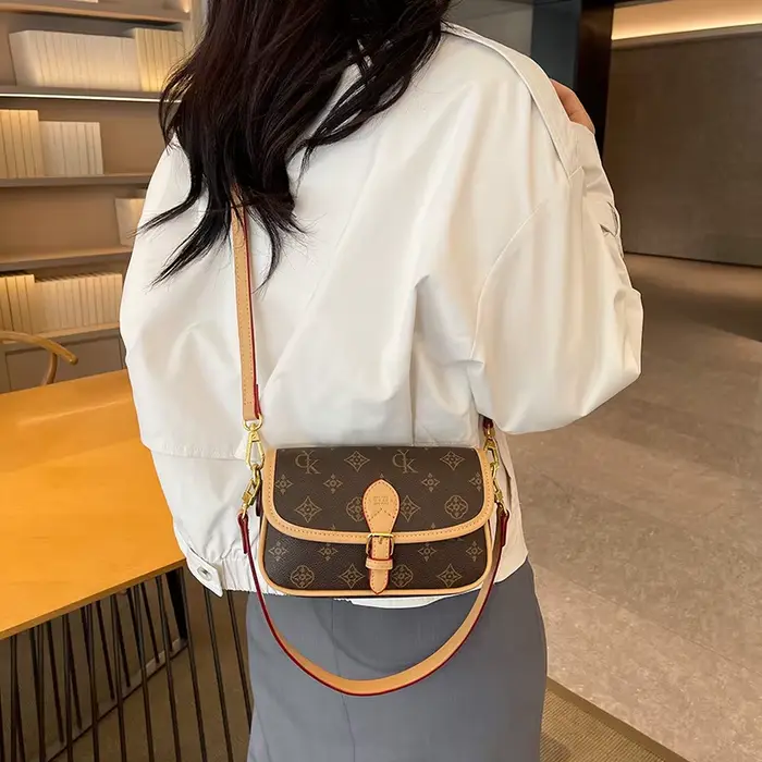 Sac carré tendance à imprimé floral pour femme