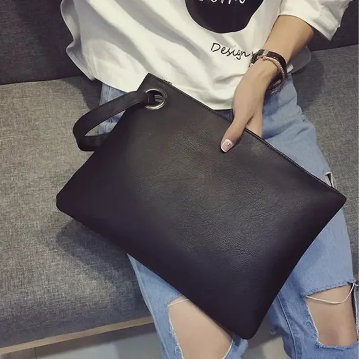 Pochette en cuir monochrome pour femme