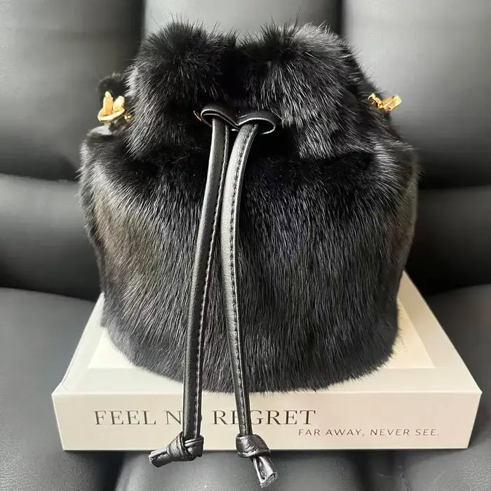 Sac seau en vraie fourrure de vison pour femmes