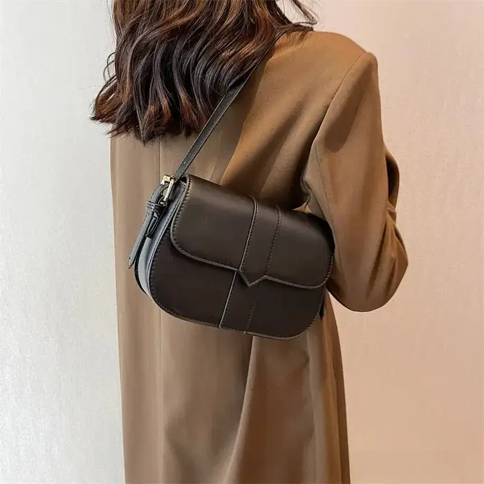 Sac à main tendance pour femme style urbain – Nouvelle collection automne – Sac carré simple et élégant – Qualité supérieure – Vente flash de la saison