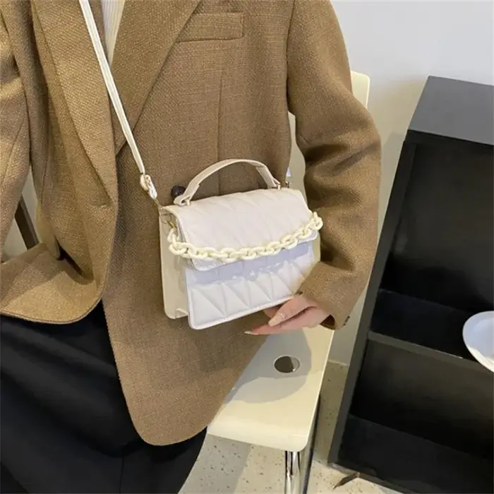 Mini sac fourre-tout carré matelassé chic