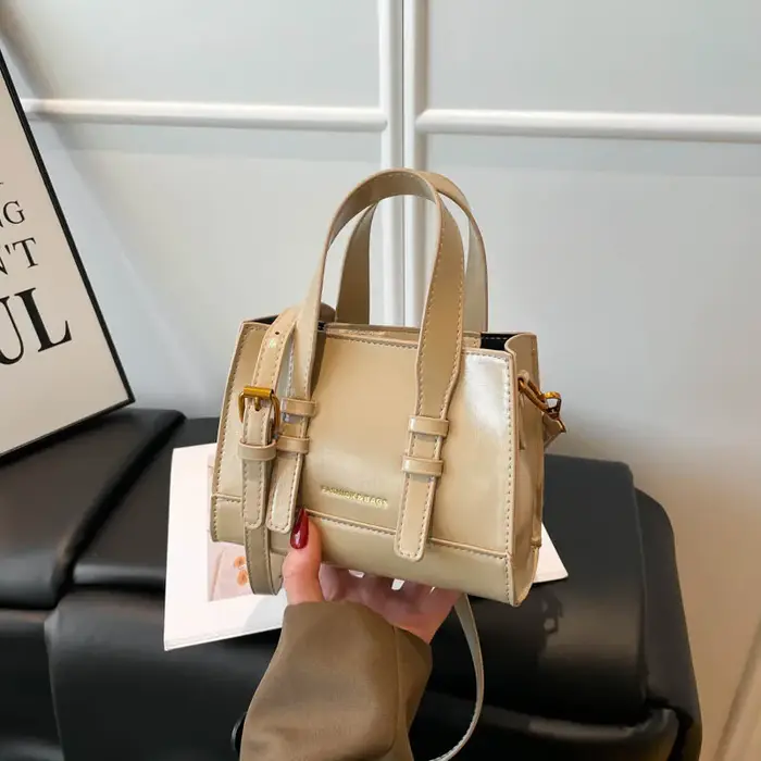 Sac à Main rouge marque petit Sac carré pour femmes couleur unie en cuir Pu Sac à bandoulière dame noir café Sac un fourre-tout principal
