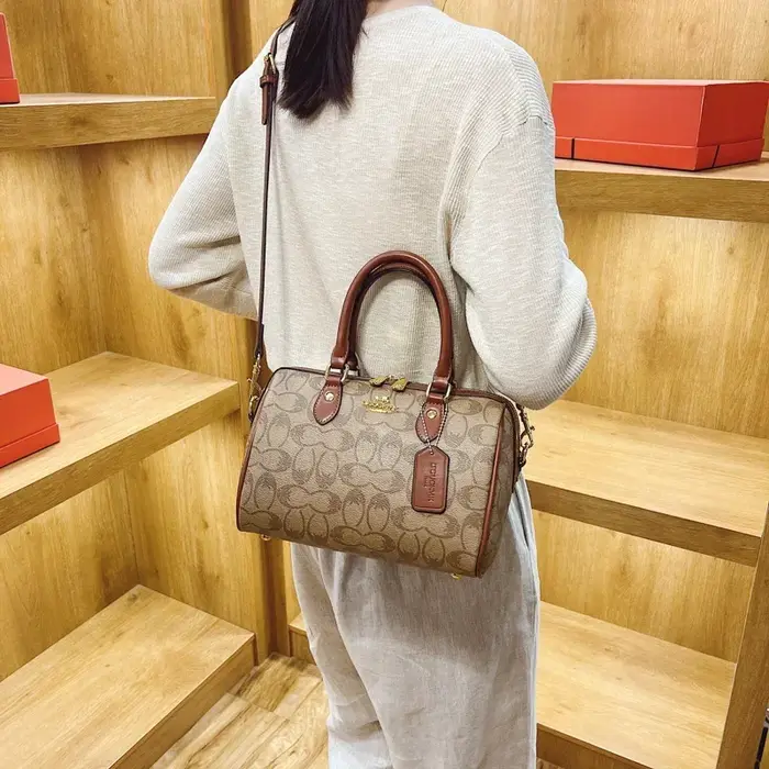 Sac à main élégant en cuir pour femme