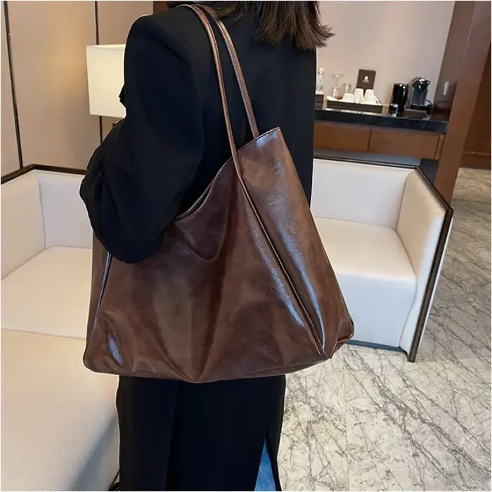Vintage rouge femmes Sac fourre-tout athlétique décontracté mode grande capacité en cuir Sac à bandoulière Shopper Harajuku Simple Sac à main Sac