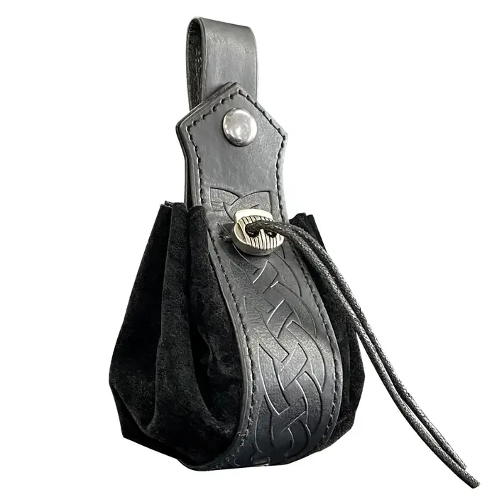 Sacs pochettes en cuir médiévaux