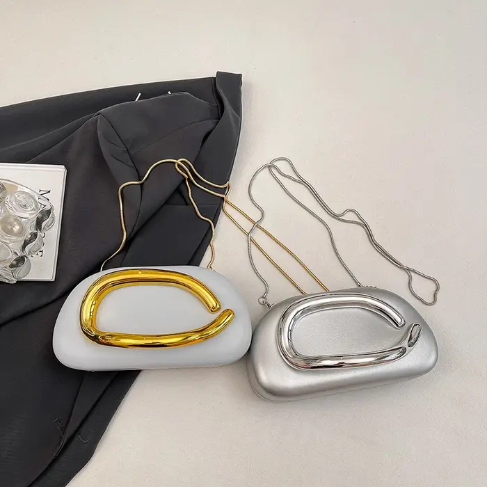 Pochette tendance en cuir PU pour femmes