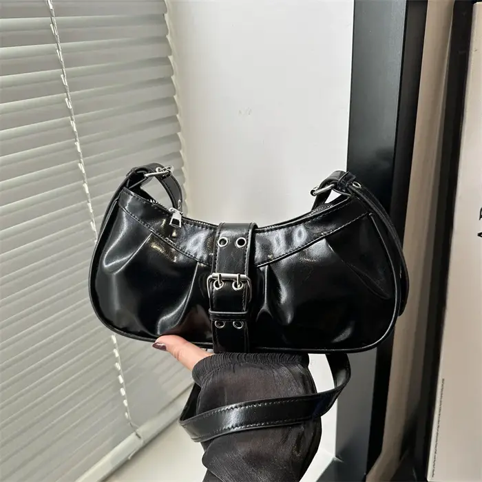 Rétro concepteur boucle aisselle sac en cuir Pu gothique Y2k sac à bandoulière Vintage bandoulière é