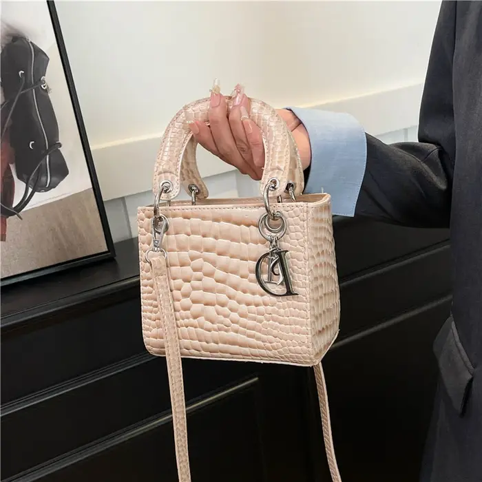 Sac à bandoulière élégant en cuir pour femme