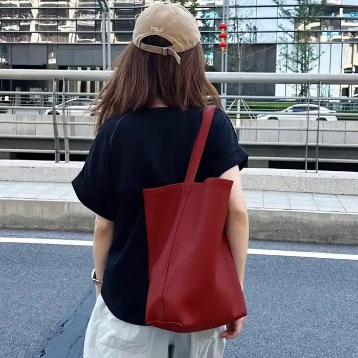 Sac fourre-tout rétro à coutures rouges pour femmes