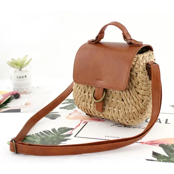 Sac à main en rotin tissé vintage