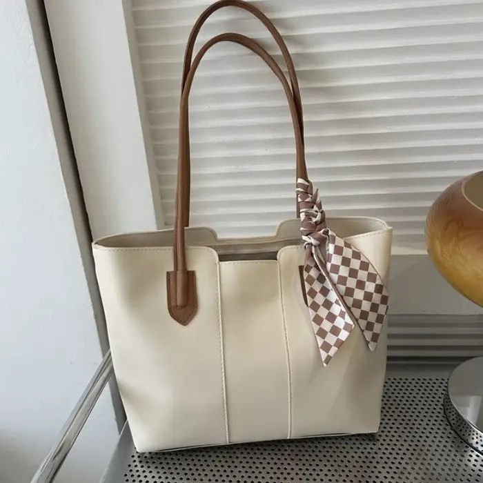 Sac fourre-tout élégant kaki, sac à bandoulière en similicuir avec foulard à carreaux, idéal pour le