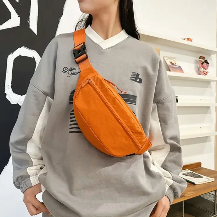 Sac de poitrine demi-lune pour femmes