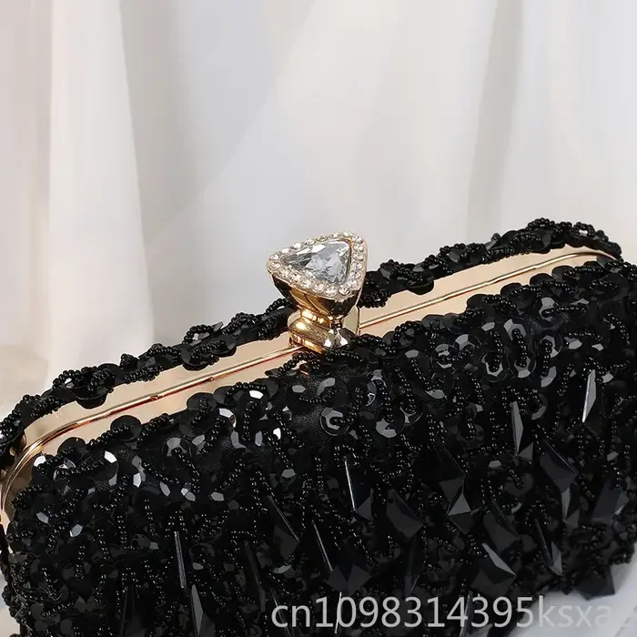 Pochette de soirée élégante faite à la main avec perles pour fête