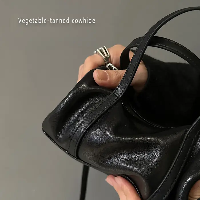 Sac Boston Mini en Cuir Tanné Végétal Mendy avec Poignée Supérieure et Bandoulière Ajustable
