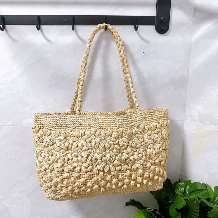 Sac fourre-tout bohème en raphia tressé