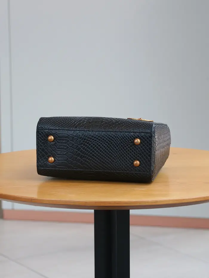 2025 nouvelle mode luxe serpent dame sac à main niche design texture avancée tempérament exotique pe