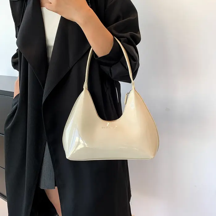 Sac fourre-tout en cuir verni pour femme