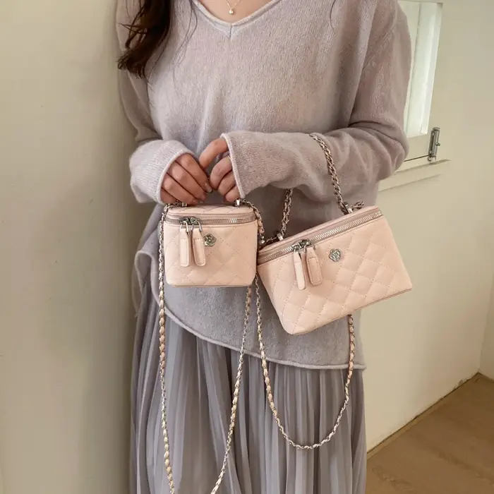 Mini sac à main carré à chaînes