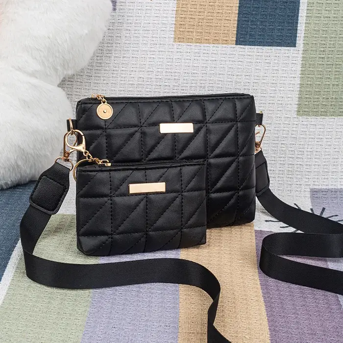 Sac à bandoulière pour femme de couleur unie avec un sentiment de design, un sac messager simple et 
