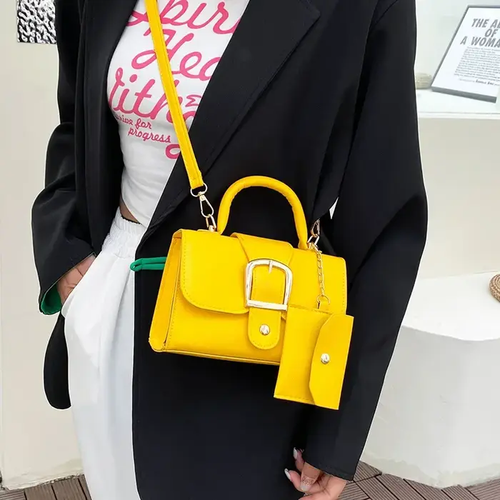 Nouveau 2025 printemps femmes sac diamant chaîne épaisse sacs à main petit carré épaule sac de messager Klein bleu mode sac à bandoulière