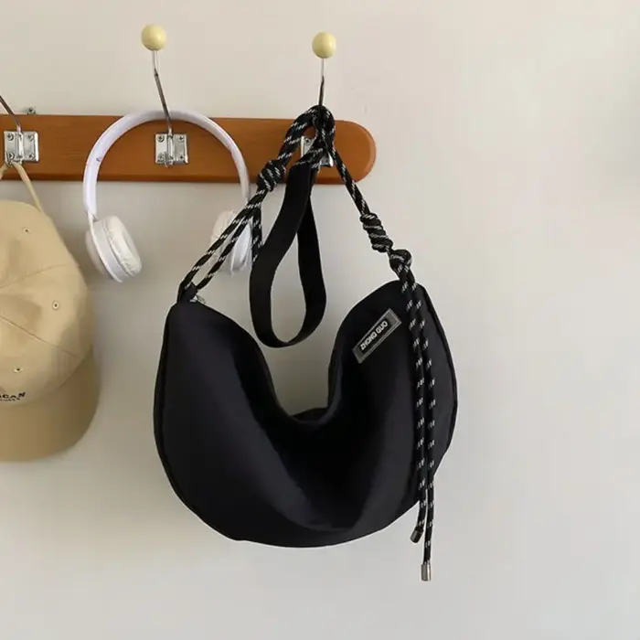 Sac à bandoulière en Nylon en forme de demi-lune