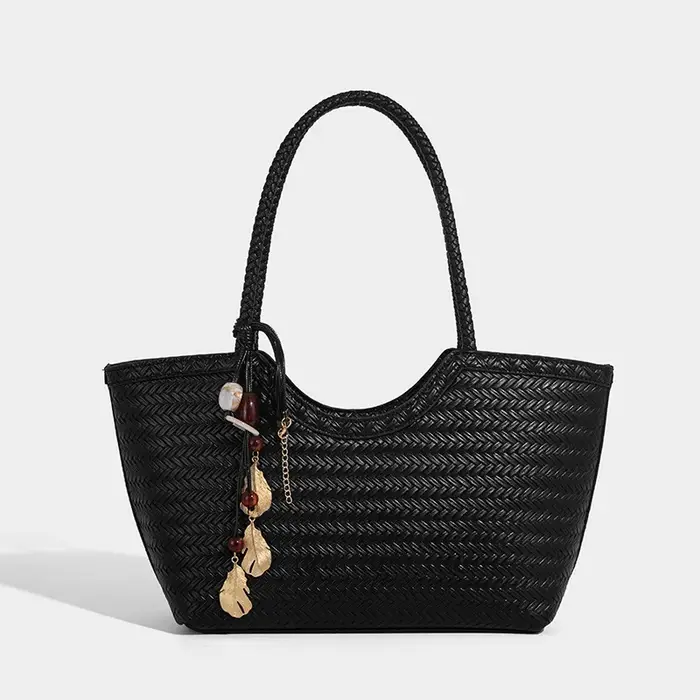 Sac fourre-tout tissé marron avec breloques, grand sac de transport quotidien pour femme