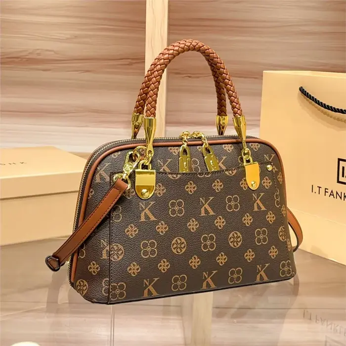 Nouveau 2025 haut de gamme concepteur femmes sac à main automne hiver épaule bandoulière fourre-tout sac à la mode acces