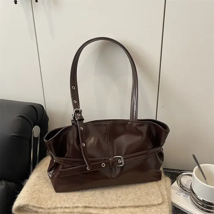 Nouveau sac à main à boucle de ceinture polyvalent à la mode Style coréen couleur unie en cuir souple sac à bandoulière décontracté pour femmes sac sous les bras
