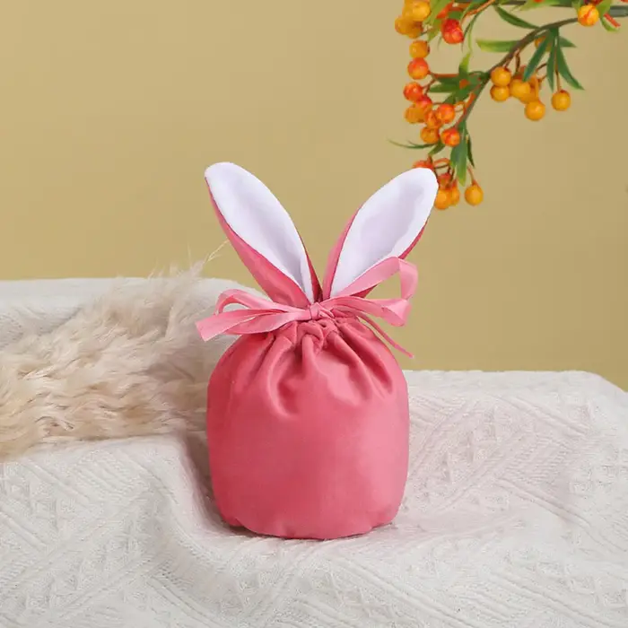 Sacs de lapin de Pâques avec oreilles en velours