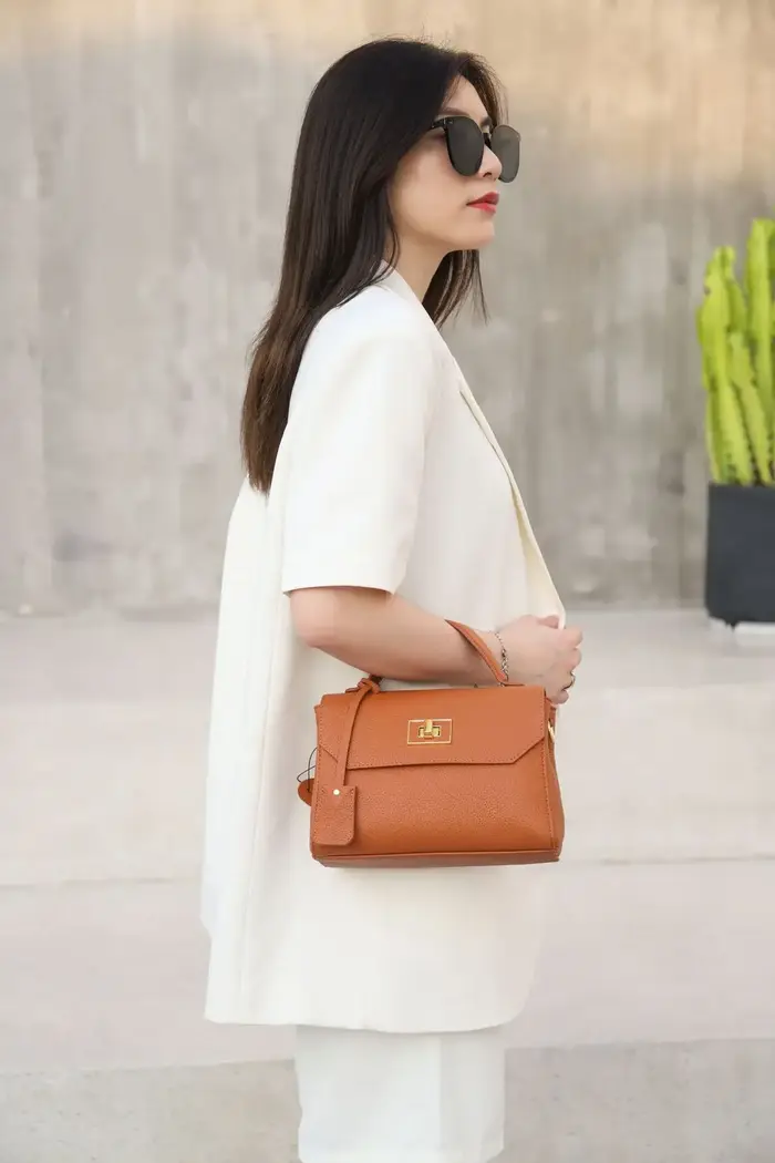 Sac fourre-tout en cuir de vachette beige pour femme