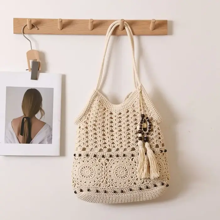 Sac fourre-tout bohème en crochet avec franges perlées
