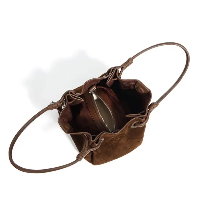 Sac à bandoulière en cuir suédé de luxe
